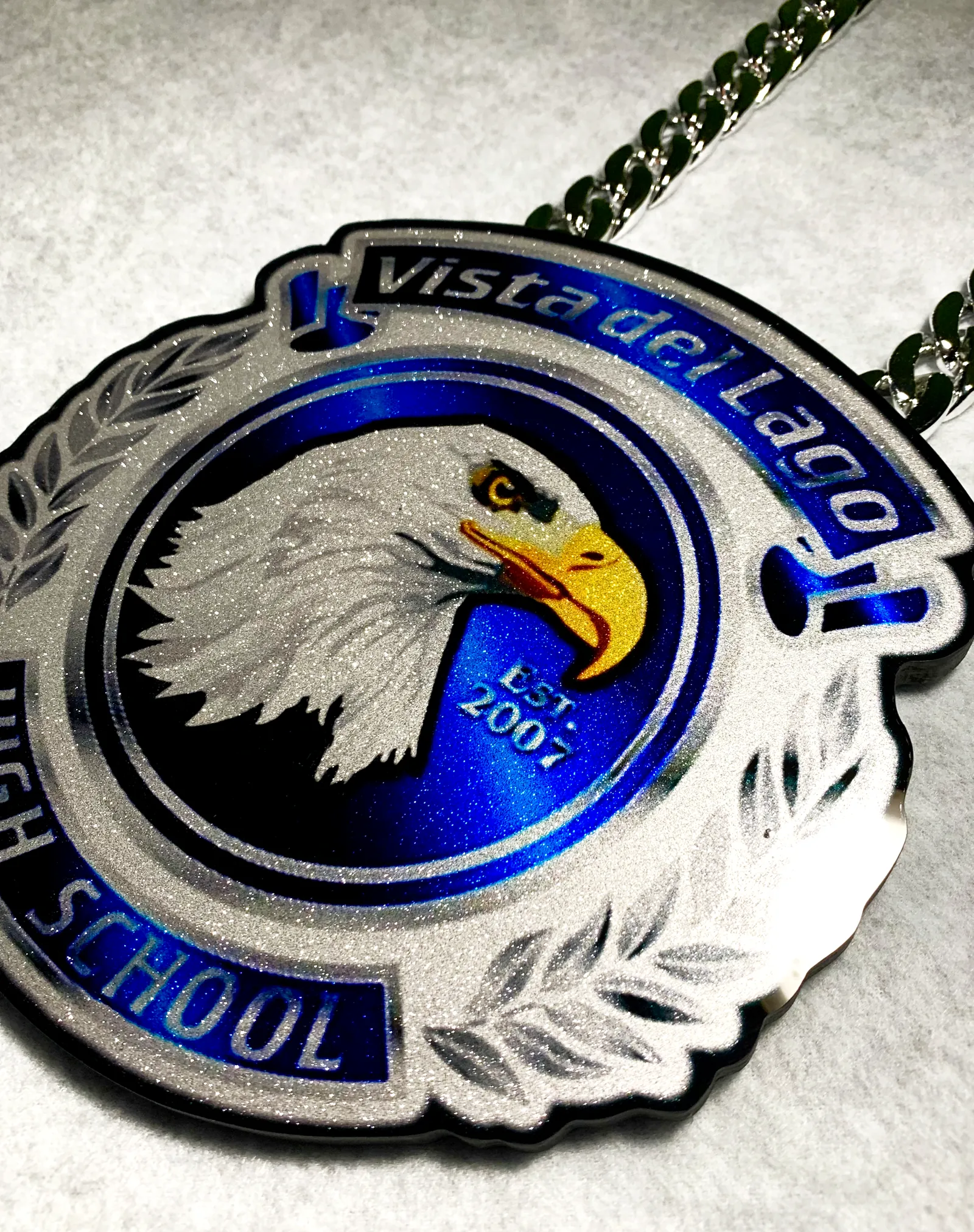Vista del Lago Eagles pendant product shot.
